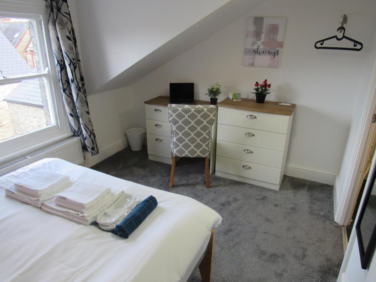The Tas Suites - Tas Accommodations CBG Εξωτερικό φωτογραφία