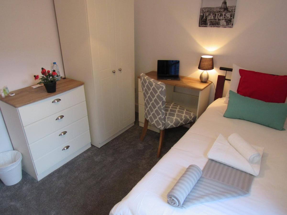 The Tas Suites - Tas Accommodations CBG Εξωτερικό φωτογραφία
